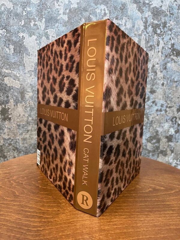کتاب دکوراتیو-LOUIS VUITTON